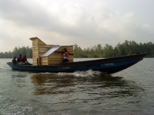 The travling of La Ghorfa #7 by Younes Rahmoun to the mangroves of Douala (SUD2010)
